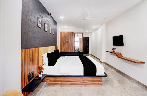 Rajpipla Hotel | Townhouse Garudeshwar Dutt Temple Formerly The Grand Unity