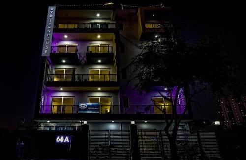 DLF Phase 5 Hotel | Townhouse Tipsyy Near Bestech Central Square Mall