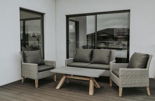 Tranmere Apartment | Tranmere Seaside Serenity