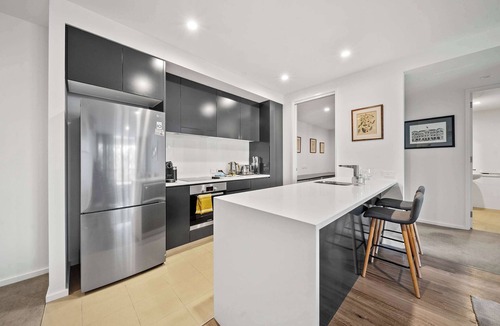 Kingston Apartment | Tranquil 2-Bed Apartment in Kingston Foreshore