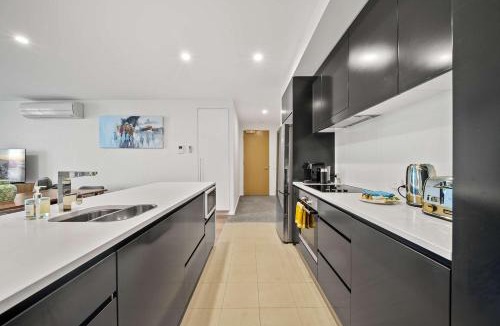 Kingston Apartment | Tranquil 2-Bed Apartment in Kingston Foreshore