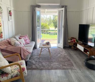 Leyburn House | Tranquil 2-Bedroom House Rental in Historic Leyburn