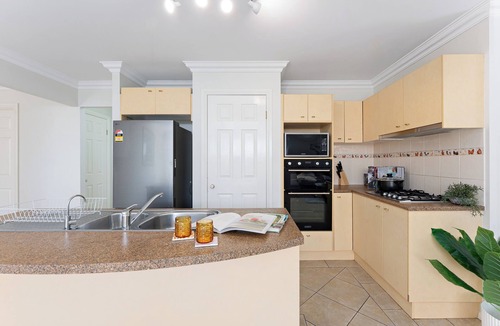 North Rocks House | Tranquil 3BR Getaway - Near Sydney & Shopping