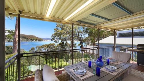 Pretty Beach House | 'Tranquil Bayside Cottage' by HolidayCo