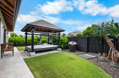 Mount Coolum House | Tranquil Beachside Retreat - Enquire for Pet & Long Stay - 3 Bedroom Home