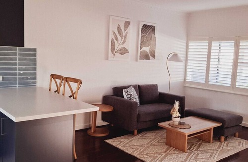 Rockingham Apartment | Tranquil Escape by Rockingham Jetty