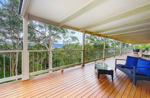 Ninderry House | Tranquil Escape with Beautiful Mountain Views