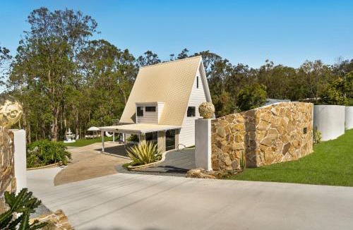 Mudgeeraba House | Tranquil Hideaway in Mudgeeraba - Fully Fenced