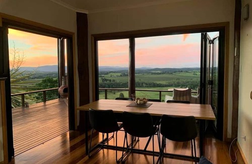 Peeramon Cabin | Tranquil Jungle Cabin for a Weekend Getaway in the Queensland Rainforest