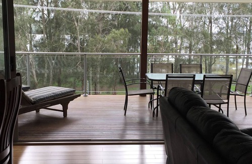 Coomba Park House | Tranquil Lakeside Getaway @ Coomba Park
