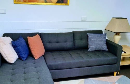 Buderim Apartment | Tranquil studio retreat. Walk to Buderim Village.