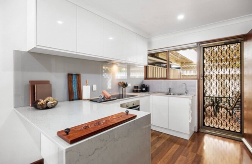 Underdale House | Tranquil Suite - Modern Comfort between CBD & Beach