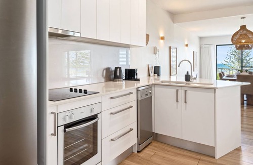 Kings Beach Apartment | Tranquil Tides Retreat: Coastal Waterfront Escape