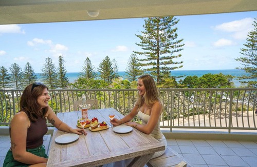 Kings Beach Apartment | Tranquil Tides Retreat: Coastal Waterfront Escape