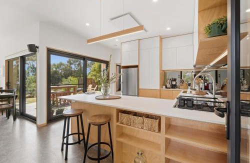 Coningham House | Tranquility Base - 1 Bedroom Cabin - Oceanview