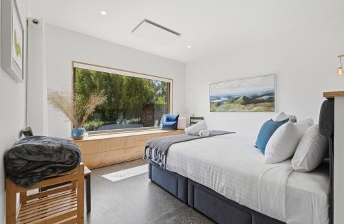 Coningham House | Tranquility Base - 1 Bedroom Cabin - Oceanview