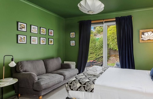 Lenah Valley House | Tranquility Base: stunning mountain & valley views