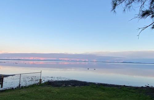 Karraganbah House | Tranquility by the Lake