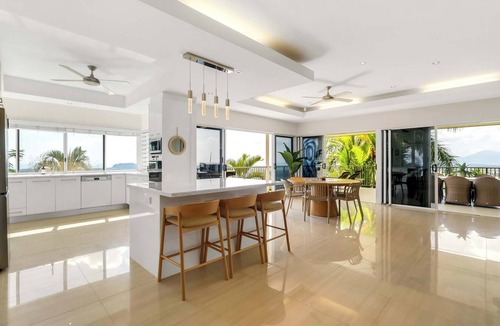 Smithfield House | Tranquillity - Poolside Sanctuary & Rainforest Views