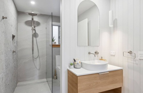Coolum Beach Apartment | TreasureView Beach House Suite #9c ground floor studio
