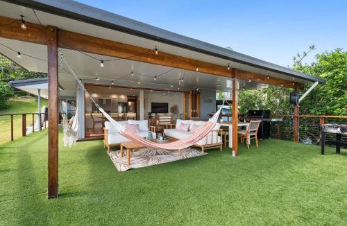 Coolum Beach House | TreasureView Beach House #9 -Entire property