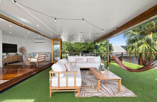 Coolum Beach House | TreasureView Beach House #9 -Entire property