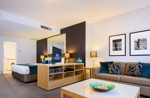 Melbourne Central Business District Apartment | TREASURY on COLLINS Apartment Hotel in Melbourne CBD