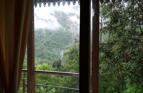 Kaul House | Tree House on Oak Tree at Silent Valley Alchauna Along River Kalsa