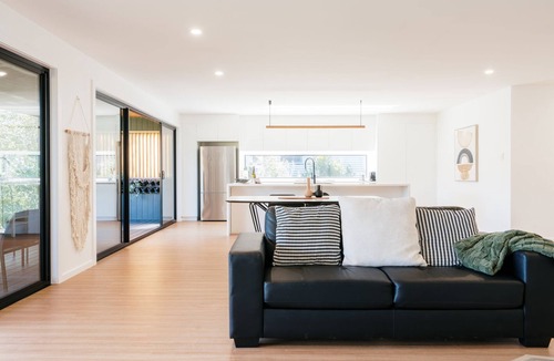 South Launceston House | Tree Top Treasure ITAS