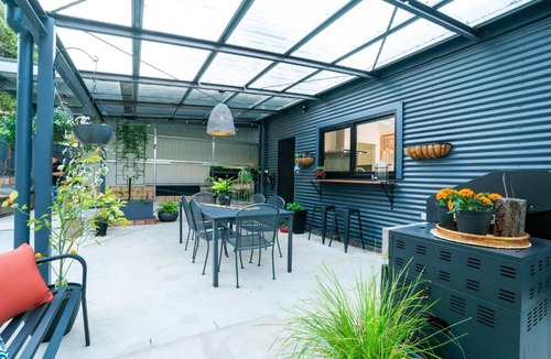Glenroy House | Tree Tops on Hodge