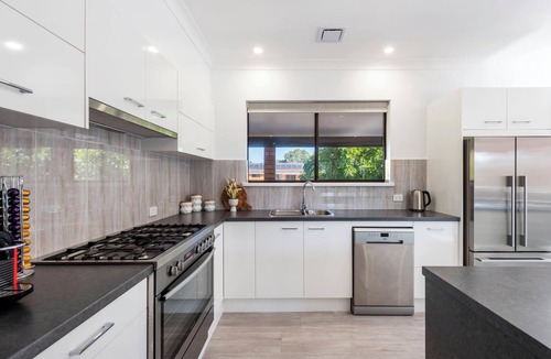 Yamba House | Tree Views - Oceanstays