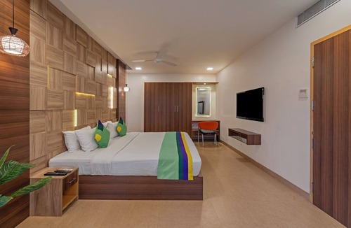 East Tambaram Hotel | Treebo Golden Swan Tambaram