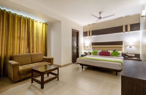 Sindhi Camp Hotel | Treebo Natraj - Jaipur
