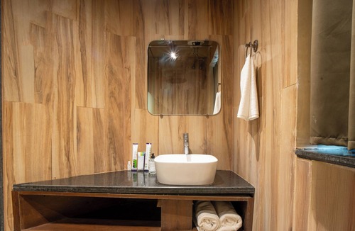 Avarghani Hotel | Treebo Premium Mowgli's Den, Pench
