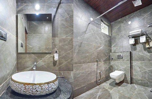 Chikkamagaluru Hotel | Treebo Sky Vista Suites with Hill View