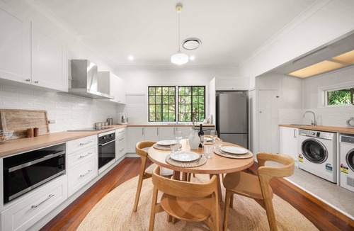 Maleny House | Treehaven House - Charming Queenslander in Maleny