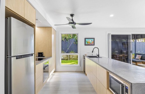 Yaroomba Apartment | Trendy 2-Bed Home with Outdoor Entertainment