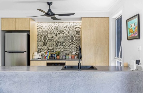 Yaroomba Apartment | Trendy 2-Bed Home with Outdoor Entertainment