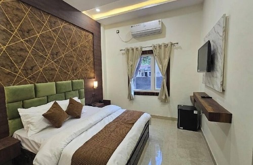 Varanasi Hotel | Triveni International