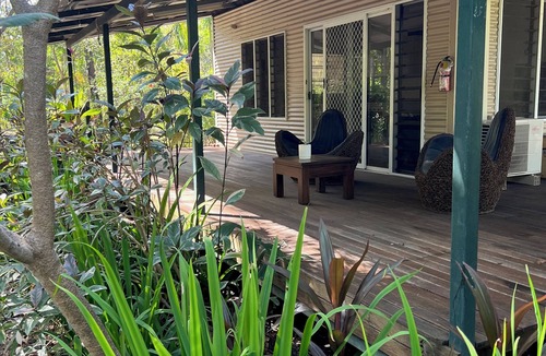 Girraween Apartment | Tropical Calm