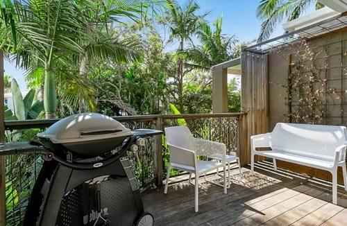 Sunshine Beach Villa | Tropical Escape – Sunshine Beach Retreat