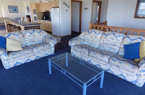 Middleton House | Two Bays 37 Encounter Crs Middleton