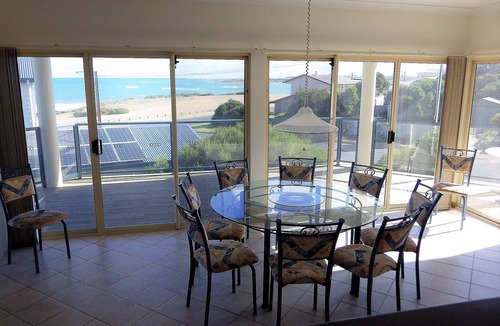 Middleton House | Two Bays 37 Encounter Crs Middleton