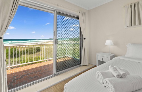 Currumbin Apartment | Two Bed Beach Unit