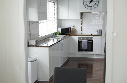 Armidale City Centre House | Two minutes walk from the CBD