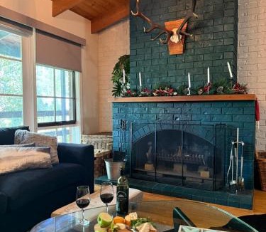 Sawmill Settlement House | Two Mountains Lodge - Modern Alpine Retreat with Spa - 3mins to Mt Buller
