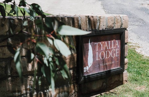 Central Mudgee House | Tyalla Lodge Unique Luxe Design in the Mountains