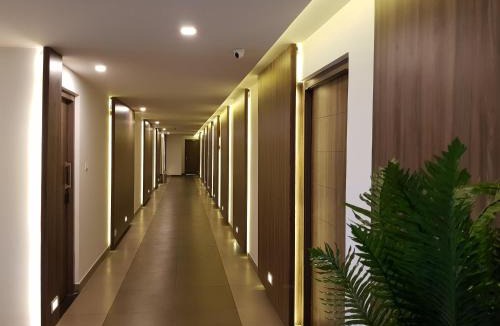 Perintalmanna Hotel | U C plaza