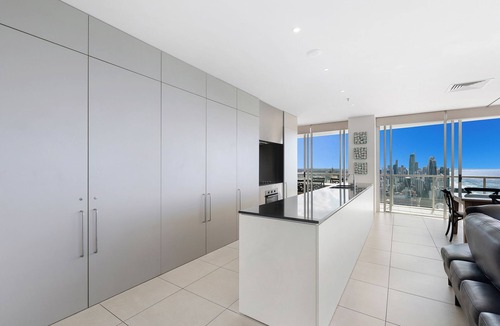 Broadbeach Hotel | ULTIQA Air On Broadbeach