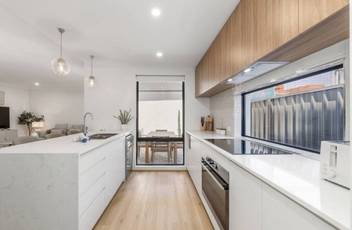 Maylands House | Ultra-Chic Modern Haven